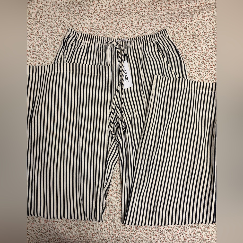 Garage stripped beach pants black and white